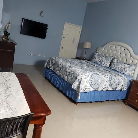Dela De-Rose Guest House Negril Jamaica מראה חיצוני תמונה