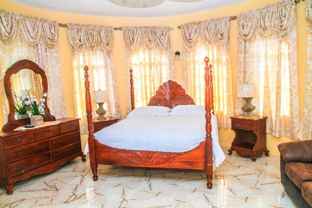 Dela De-Rose Guest House Negril Jamaica מראה חיצוני תמונה