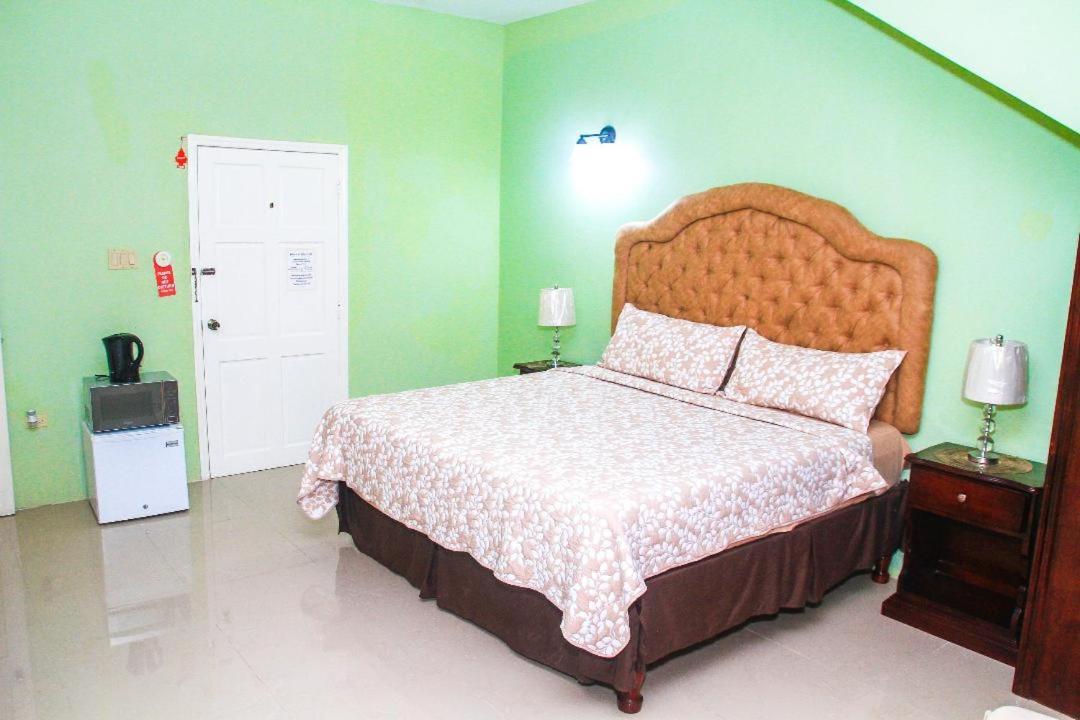 Dela De-Rose Guest House Negril Jamaica מראה חיצוני תמונה
