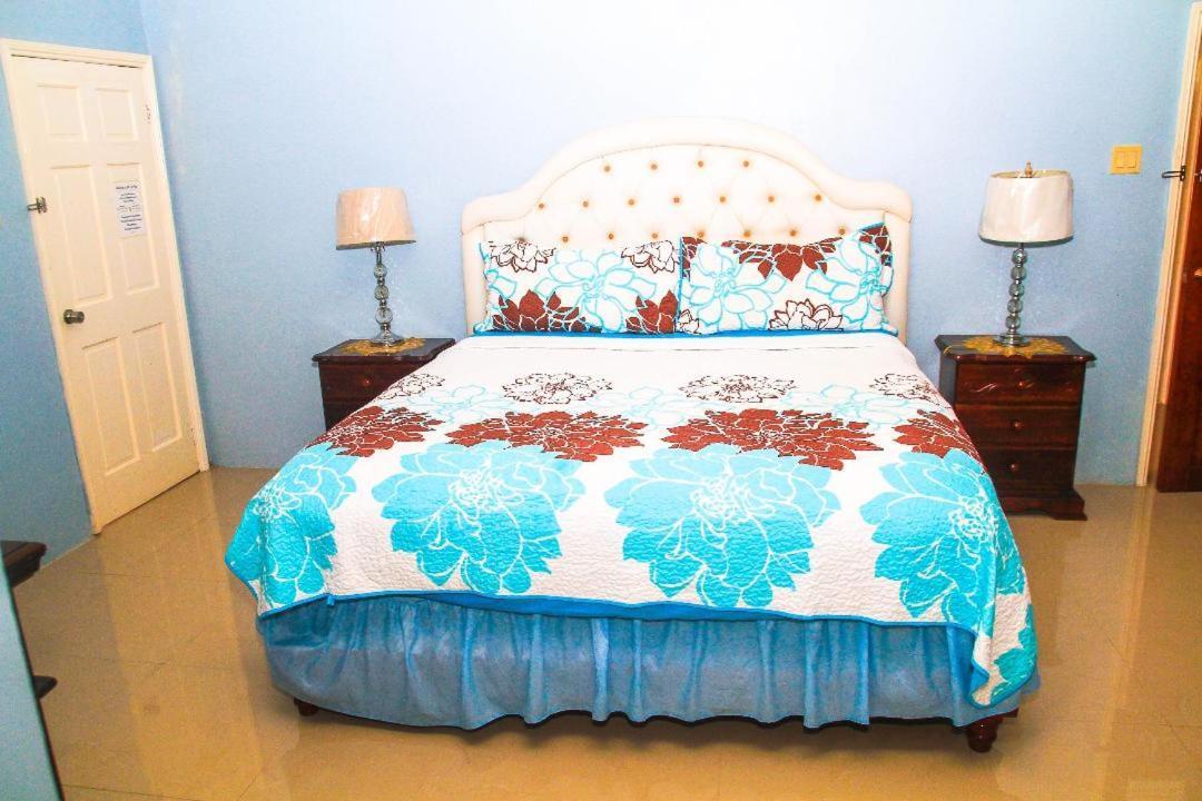 Dela De-Rose Guest House Negril Jamaica מראה חיצוני תמונה