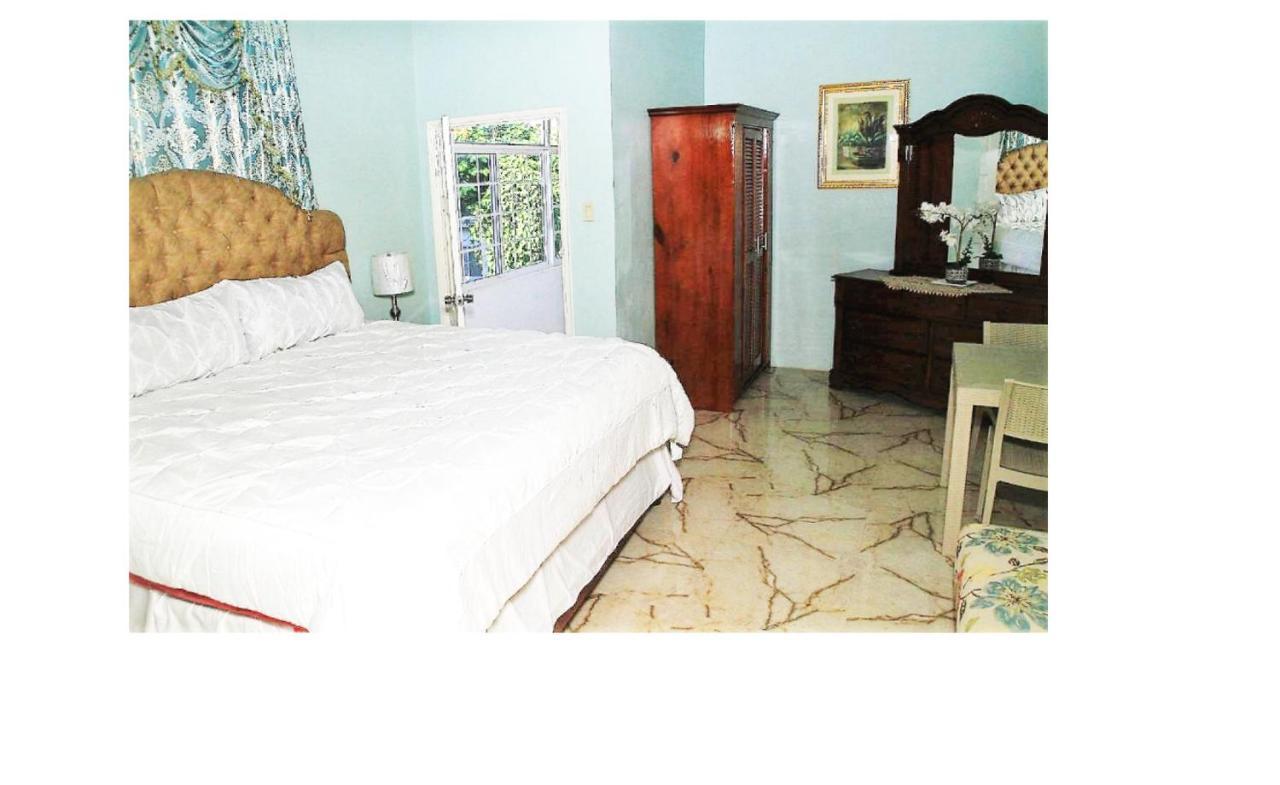 Dela De-Rose Guest House Negril Jamaica מראה חיצוני תמונה