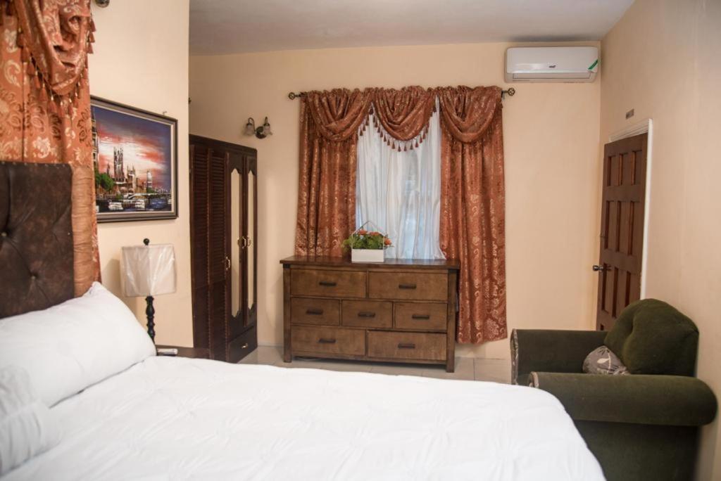 Dela De-Rose Guest House Negril Jamaica מראה חיצוני תמונה