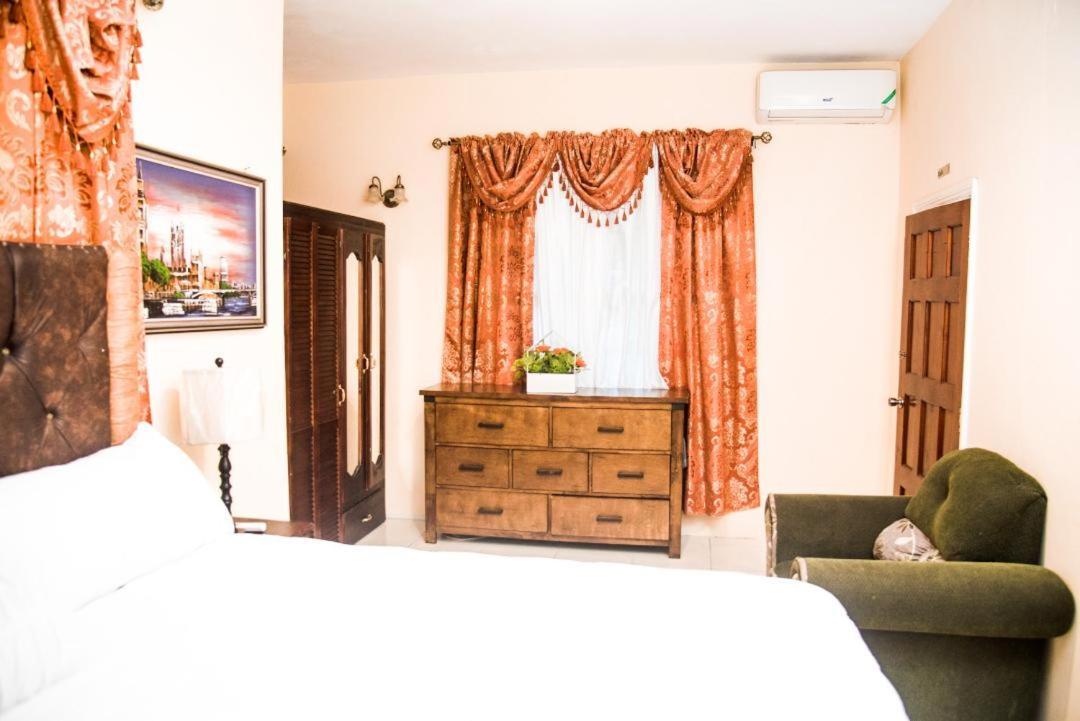 Dela De-Rose Guest House Negril Jamaica מראה חיצוני תמונה
