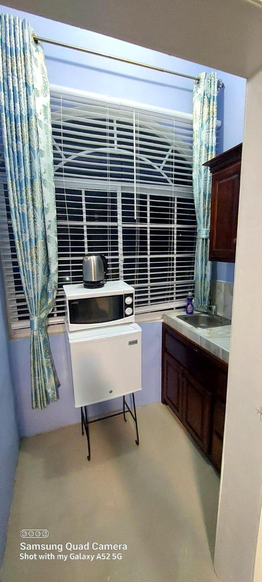 Dela De-Rose Guest House Negril Jamaica מראה חיצוני תמונה